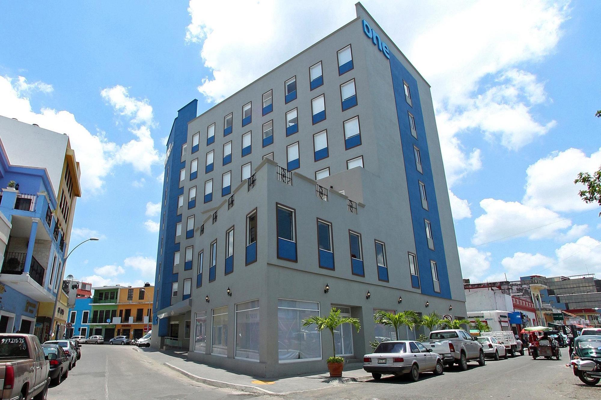 One Villahermosa Centro Exterior foto