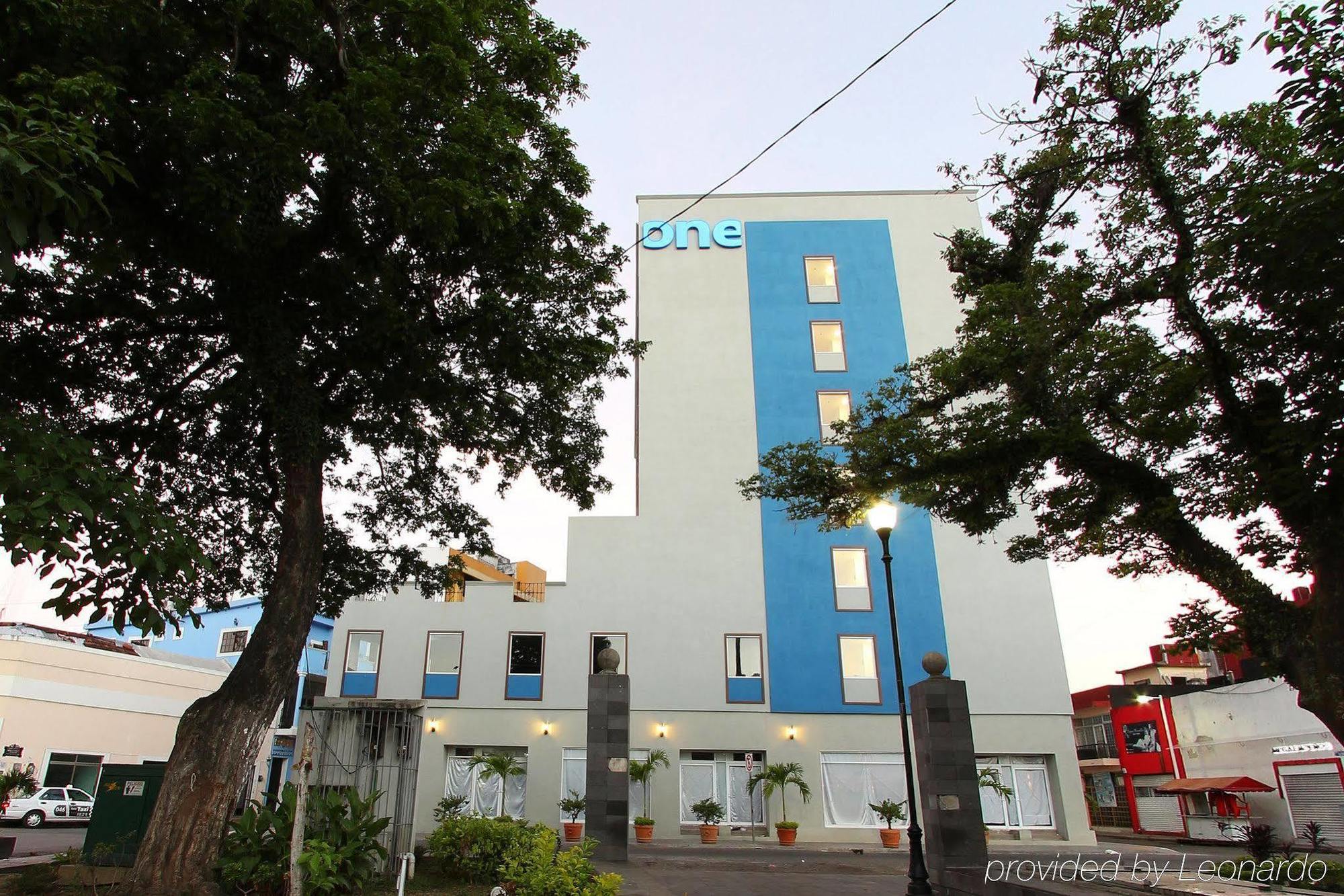 One Villahermosa Centro Exterior foto