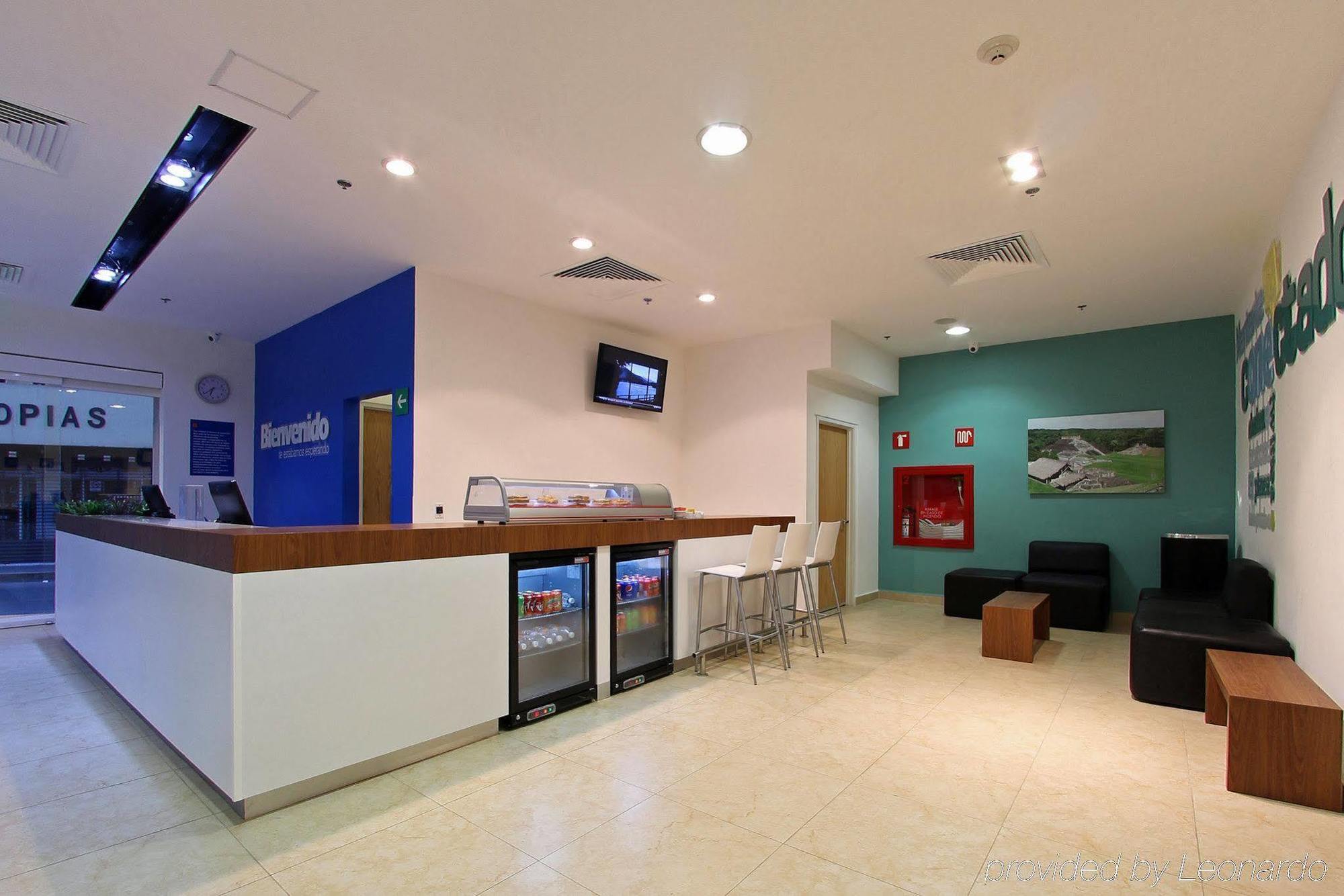 One Villahermosa Centro Interior foto